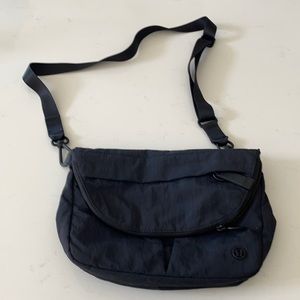 Lululemon festival bag